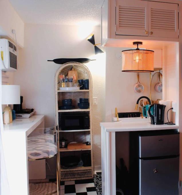 Seashore Waikiki Studio 1 Block From A Beach No Resort Fees Honolulu Eksteriør billede